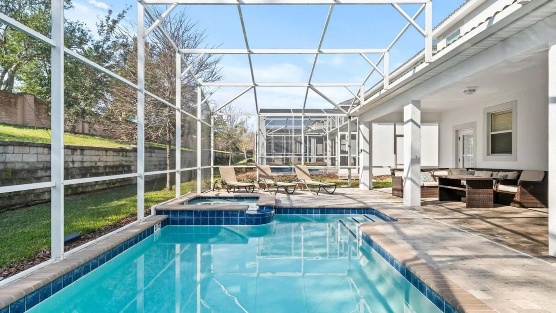 Newly Built Spacious Home Loaded With Amenities Davenport 0*,
