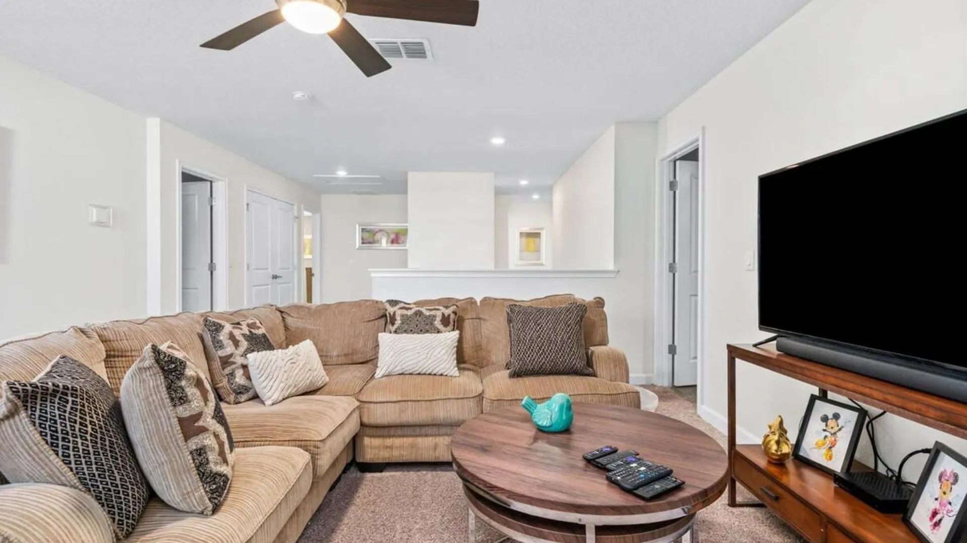 Newly Built Spacious Home Loaded With Amenities Davenport